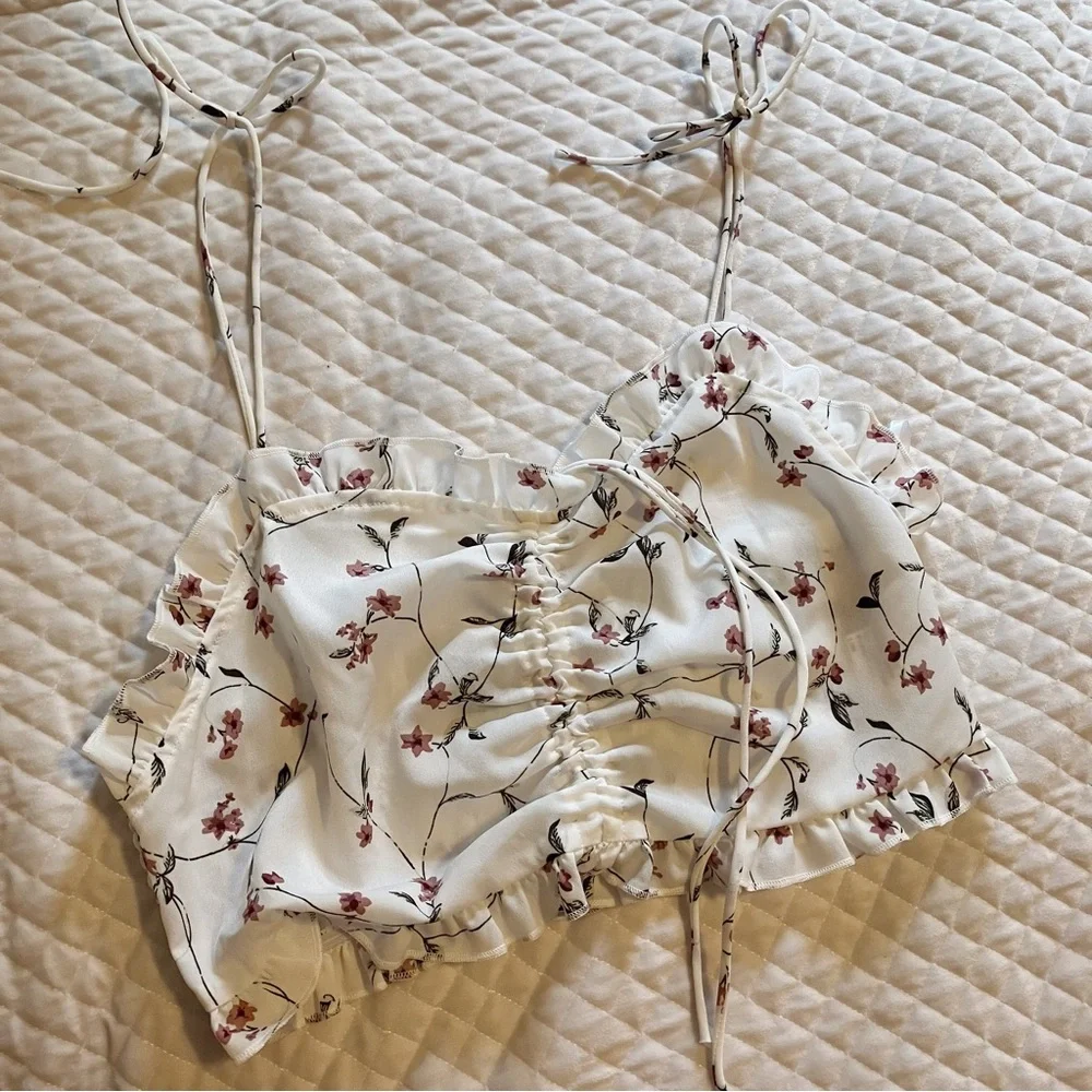 NWOT SHEIN White Floral Two Piece Set Size L - Picture 2 of 10